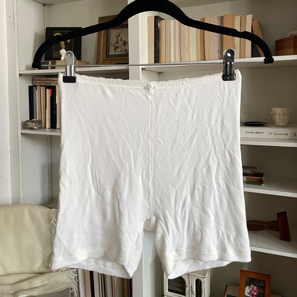 SKIMS Soft Lounge Lace Trim Cami Tank Top - Picture 9 of 10